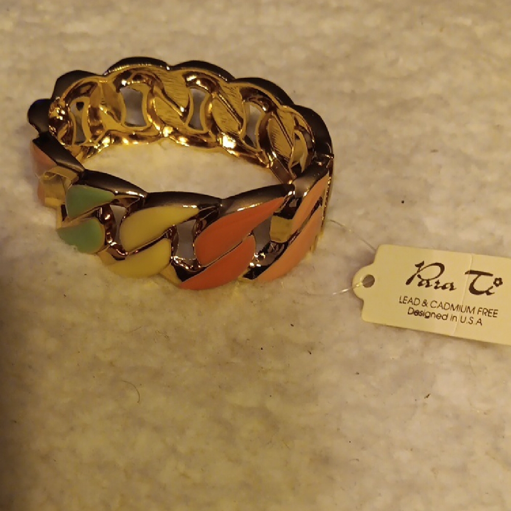 Chunky Gold and Green Chain-Link Bracelet